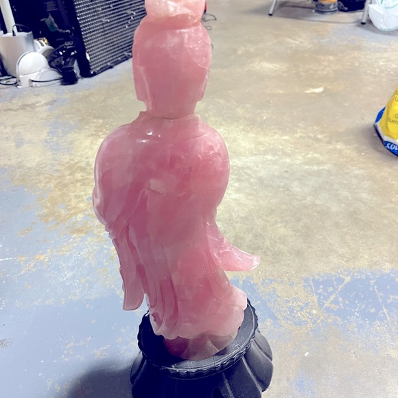 Chinese rose quartz figure of Guanyin - Picture 2 of 5